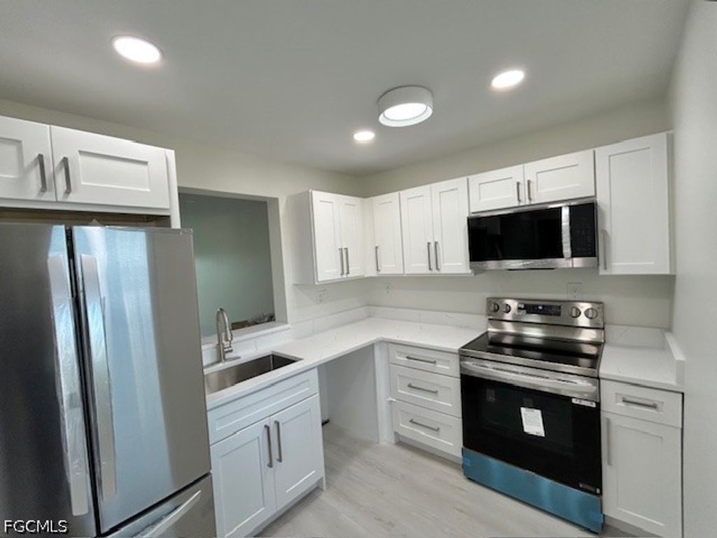 6220 Augusta DR 413, Fort Myers, FL 33907