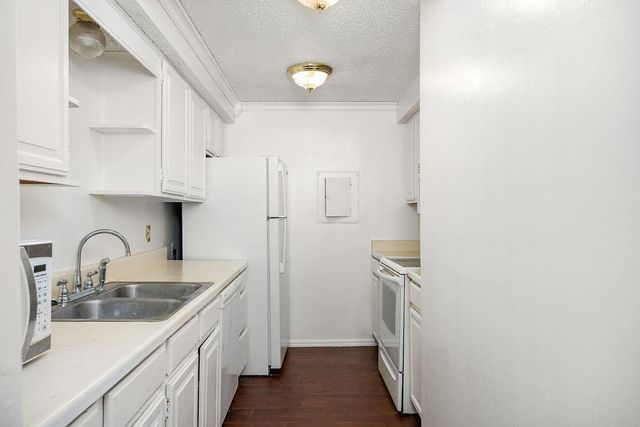 11130 Stratford Drive 414, Oklahoma City, OK 73120