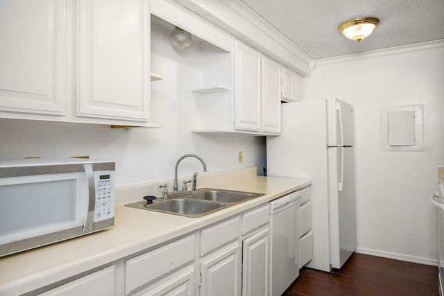 11130 Stratford Drive 414, Oklahoma City, OK 73120