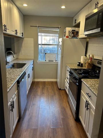 3206 Santana Dr Drive, Porter, TX 77365