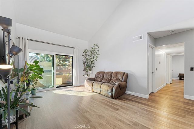 18754 Mandan 1302, Canyon Country, CA 91351