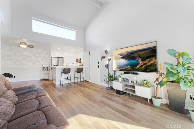 18754 Mandan 1302, Canyon Country, CA 91351