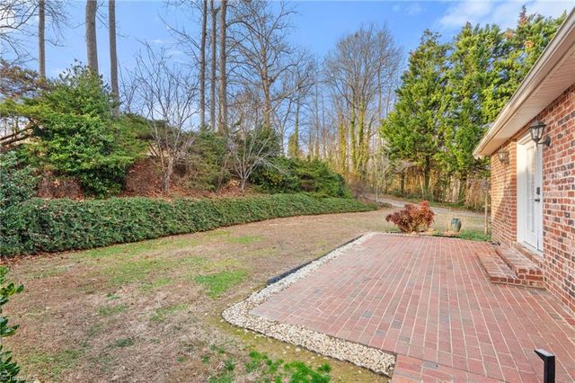 471 W Hunting Ridge Drive, Thomasville, NC 27360