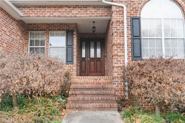 471 W Hunting Ridge Drive, Thomasville, NC 27360