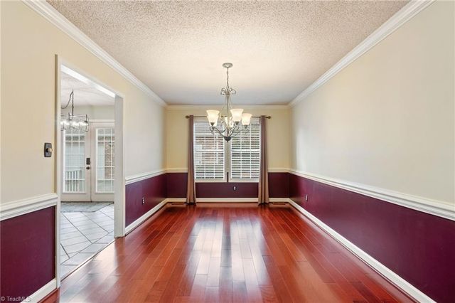 471 W Hunting Ridge Drive, Thomasville, NC 27360