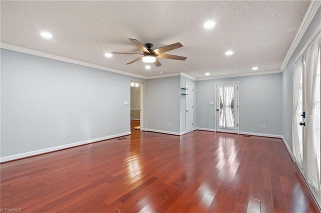 471 W Hunting Ridge Drive, Thomasville, NC 27360