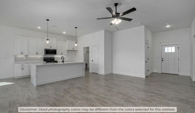 1104 W Ragweed Court, Ozark, MO 65721