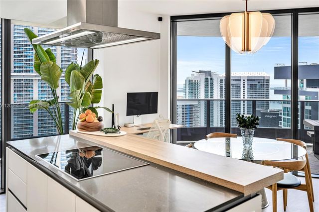 1000 Brickell Plz 4601, Miami, FL 33131