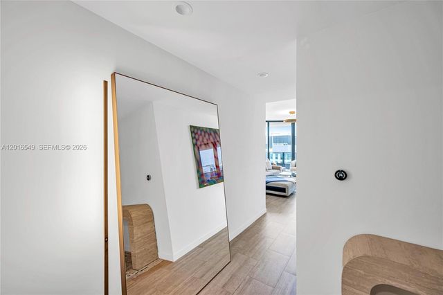 1000 Brickell Plz 4601, Miami, FL 33131