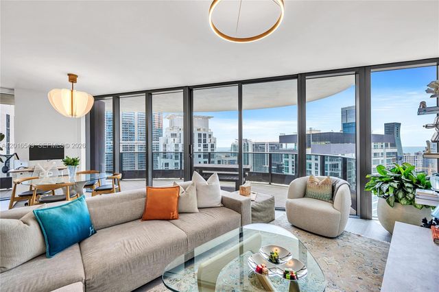 1000 Brickell Plz 4601, Miami, FL 33131