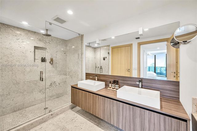 1000 Brickell Plz 4601, Miami, FL 33131