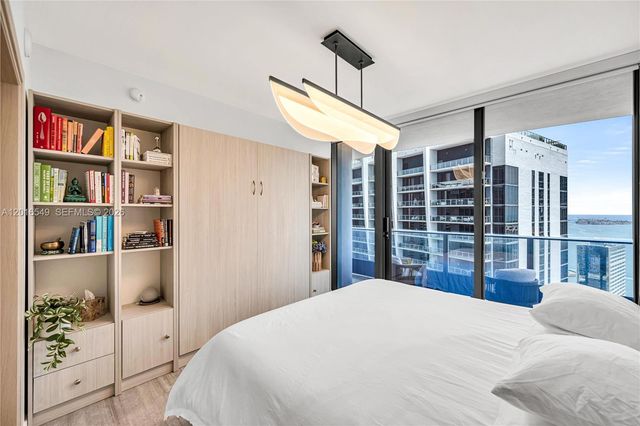 1000 Brickell Plz 4601, Miami, FL 33131