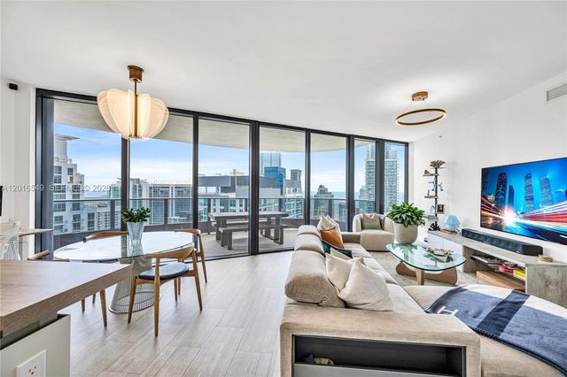 1000 Brickell Plz 4601, Miami, FL 33131