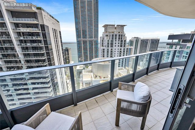 1000 Brickell Plz 4601, Miami, FL 33131