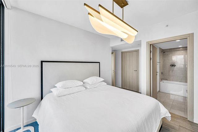1000 Brickell Plz 4601, Miami, FL 33131