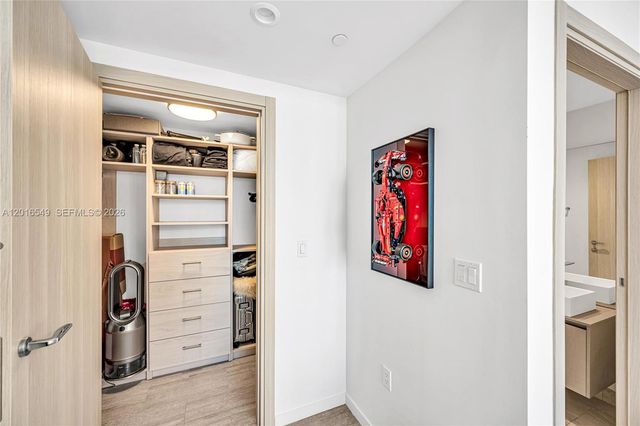 1000 Brickell Plz 4601, Miami, FL 33131