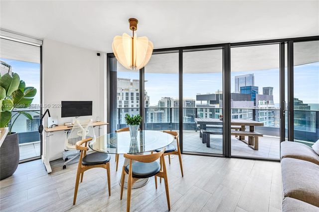 1000 Brickell Plz 4601, Miami, FL 33131
