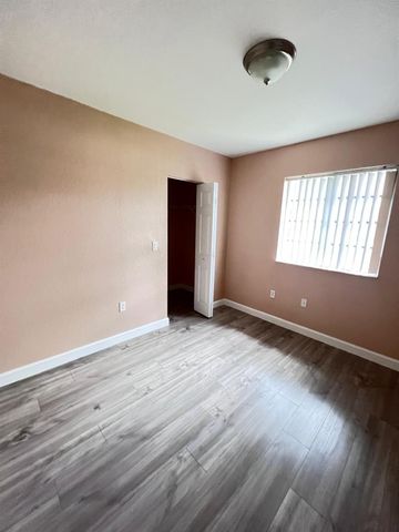 4116 Napoli Lake Drive, Riviera Beach, FL 33410