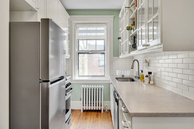 36 Linnaean St 12A, Cambridge, MA 02138