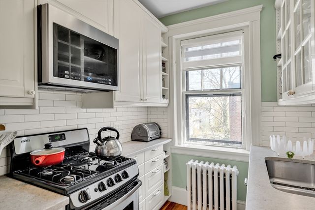 36 Linnaean St 12A, Cambridge, MA 02138
