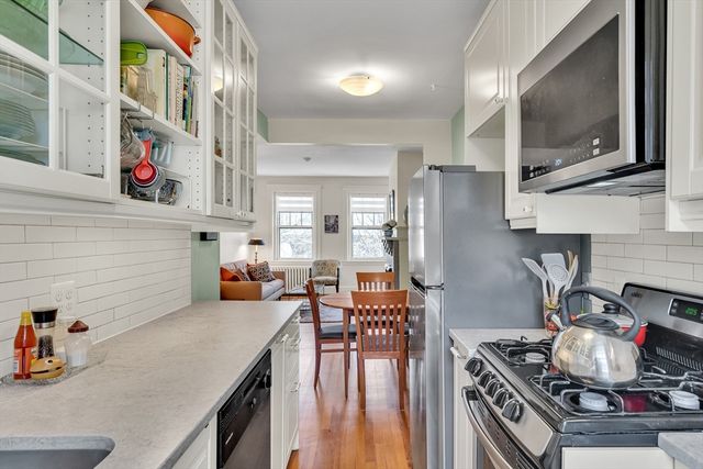 36 Linnaean St 12A, Cambridge, MA 02138