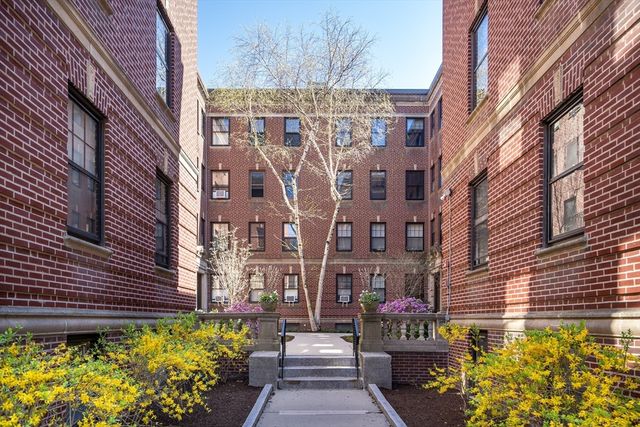 36 Linnaean St 12A, Cambridge, MA 02138
