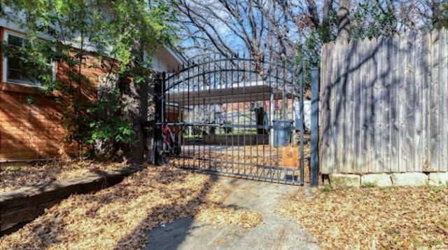3801 Halifax Court, Arlington, TX 76013