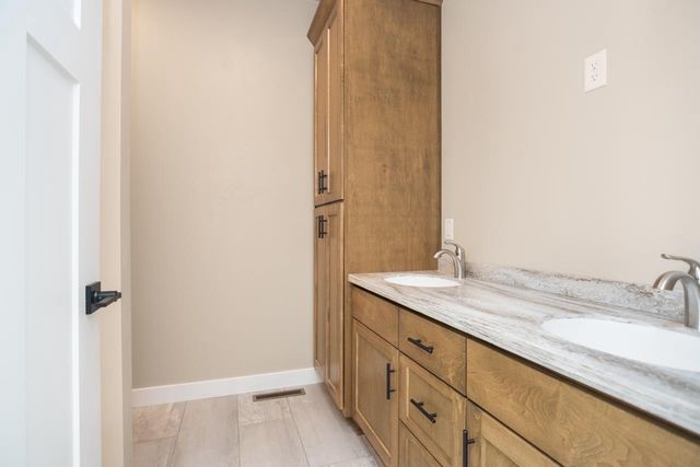 1468 DIVINITY DRIVE, De Pere, WI 54115