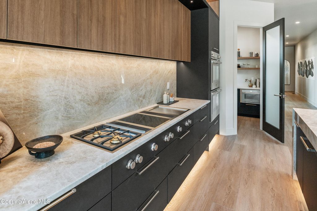 809 E SHERMAN AVE, Coeur d'Alene, ID 83814 photo 11