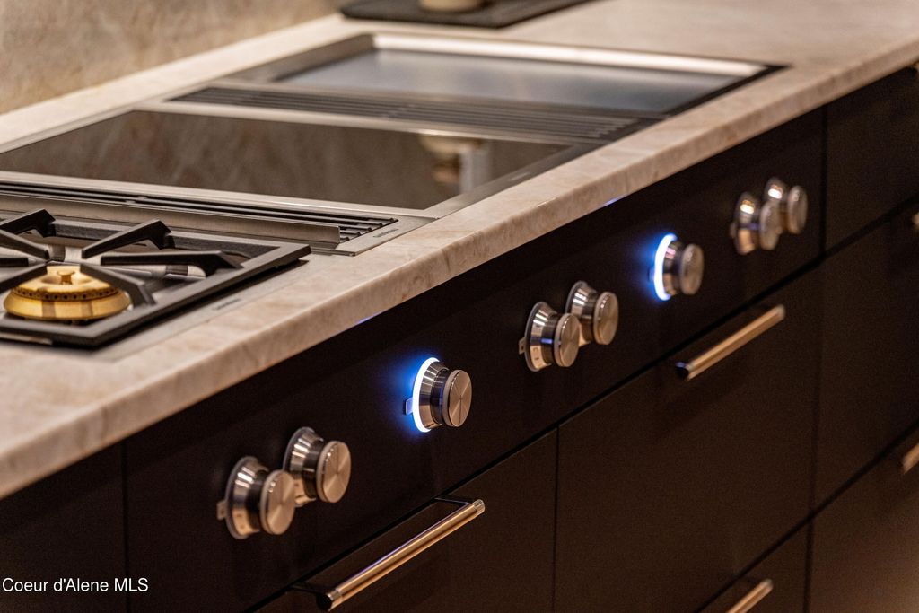 809 E SHERMAN AVE, Coeur d'Alene, ID 83814 photo 13