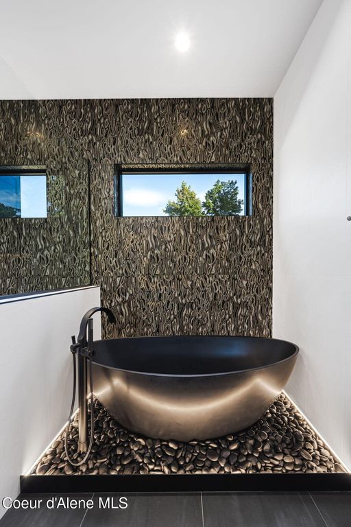 809 E SHERMAN AVE, Coeur d'Alene, ID 83814 photo 29