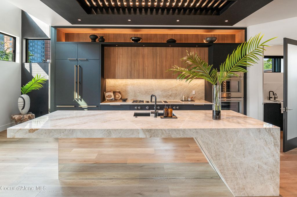 809 E SHERMAN AVE, Coeur d'Alene, ID 83814 photo 3