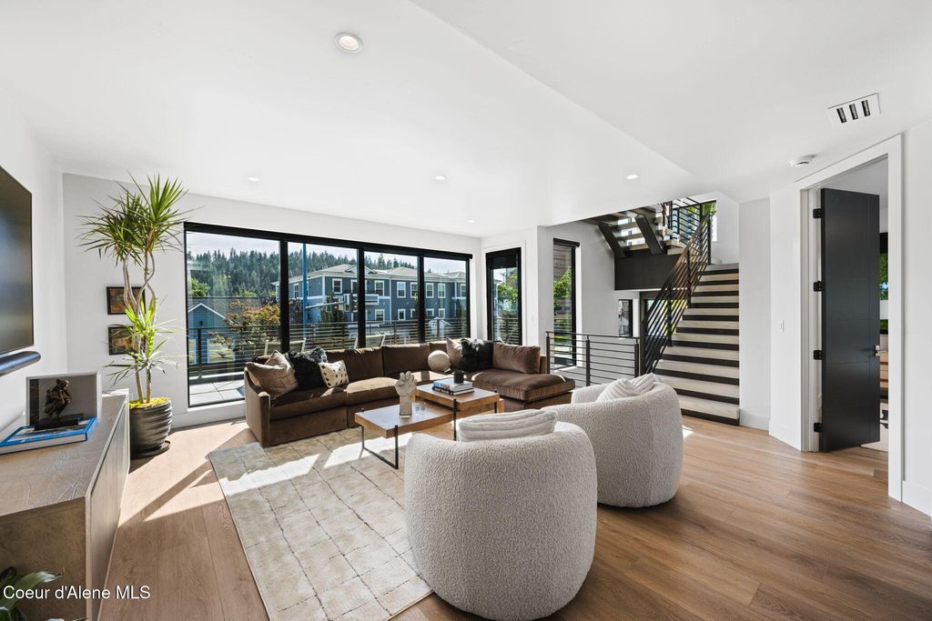 809 E SHERMAN AVE, Coeur d'Alene, ID 83814 photo 40