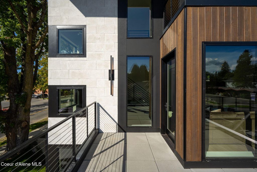 809 E SHERMAN AVE, Coeur d'Alene, ID 83814 photo 47