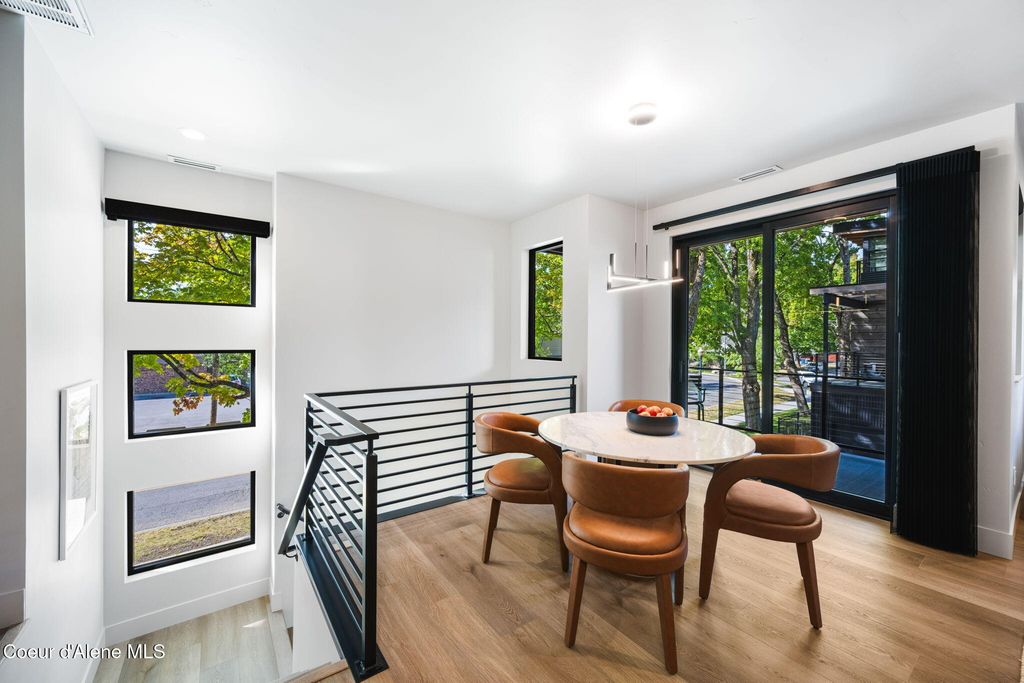 809 E SHERMAN AVE, Coeur d'Alene, ID 83814 photo 56