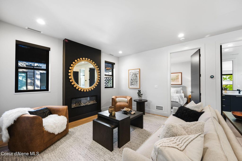 809 E SHERMAN AVE, Coeur d'Alene, ID 83814 photo 58