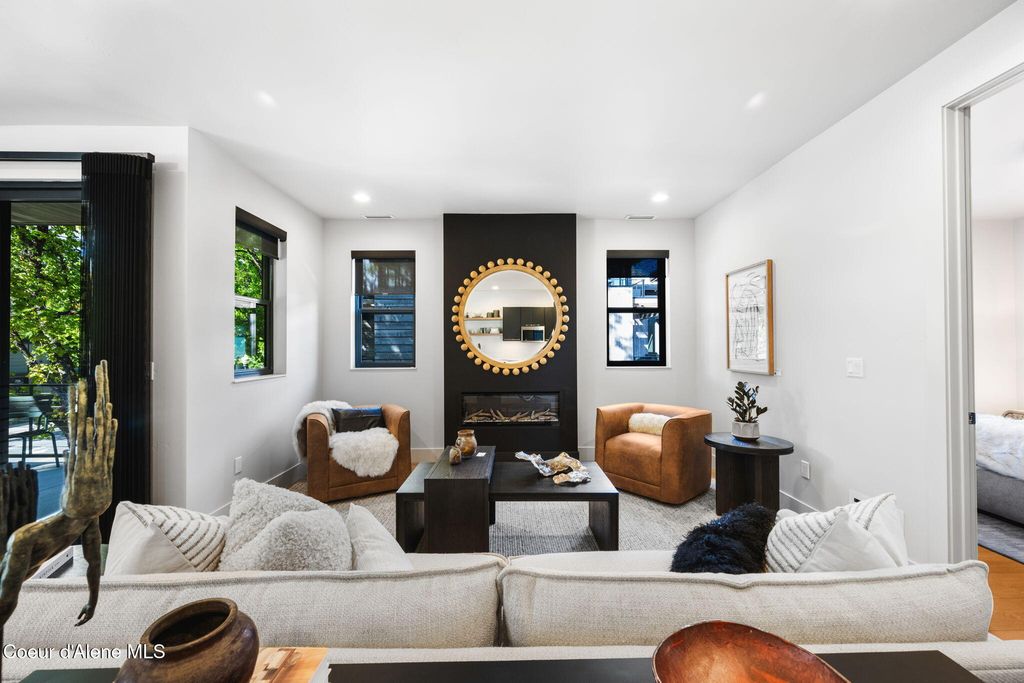 809 E SHERMAN AVE, Coeur d'Alene, ID 83814 photo 59