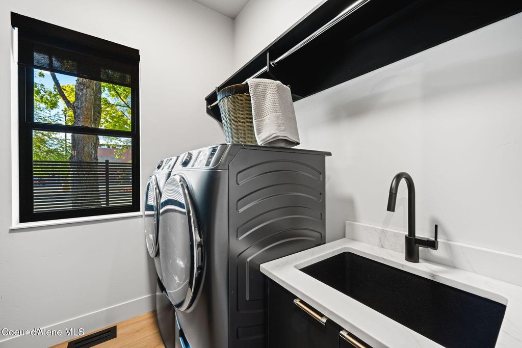 809 E SHERMAN AVE, Coeur d'Alene, ID 83814 photo 64