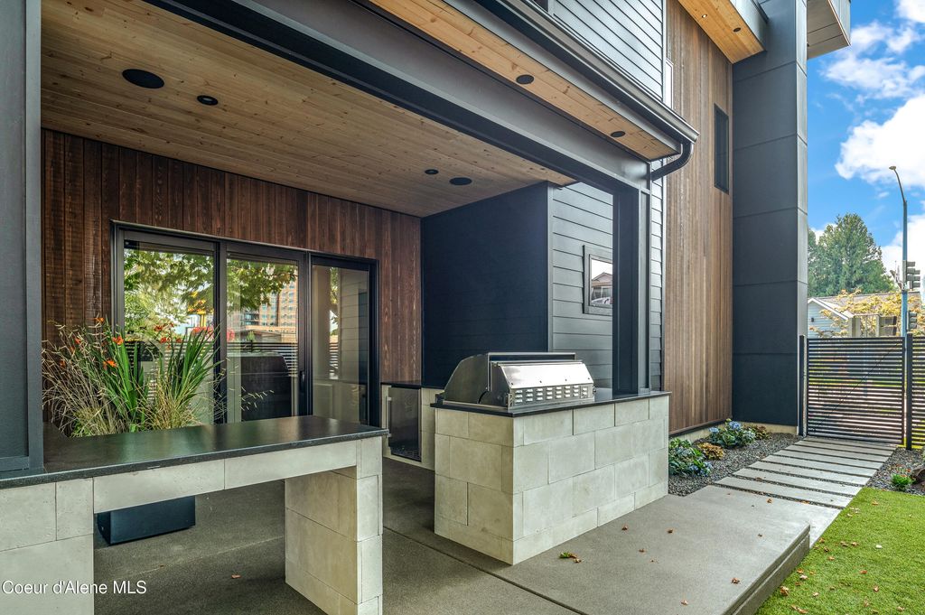 809 E SHERMAN AVE, Coeur d'Alene, ID 83814 photo 67