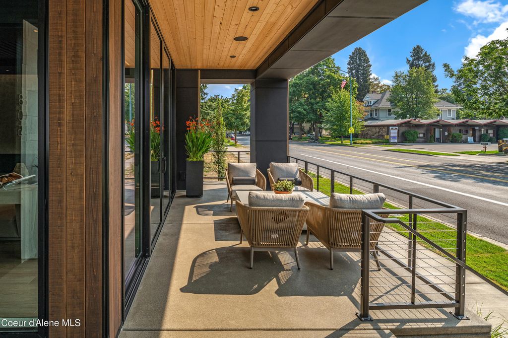 809 E SHERMAN AVE, Coeur d'Alene, ID 83814 photo 69