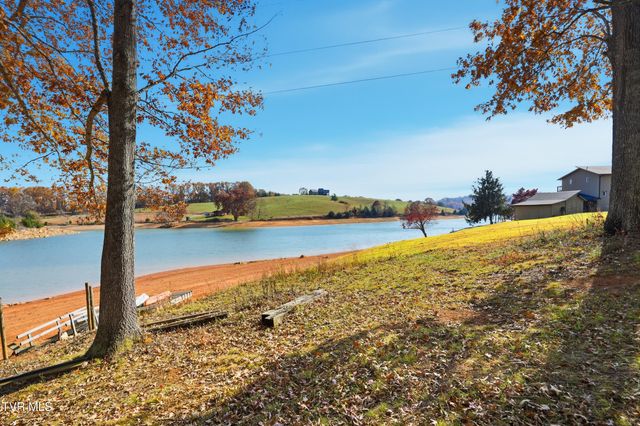 290 Candy Creek Private Drive, Blountville, TN 37617