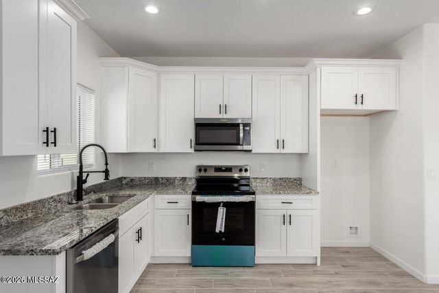 244 S Richmond Drive, Vail, AZ 85641