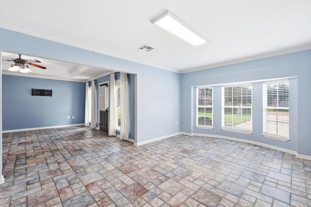 121 Rosedown Dr, Thibodaux, LA 70301
