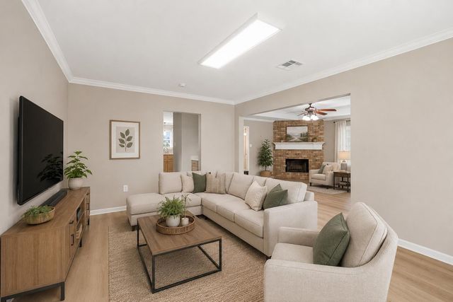 121 Rosedown Dr, Thibodaux, LA 70301