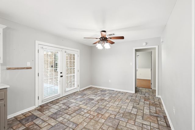 121 Rosedown Dr, Thibodaux, LA 70301