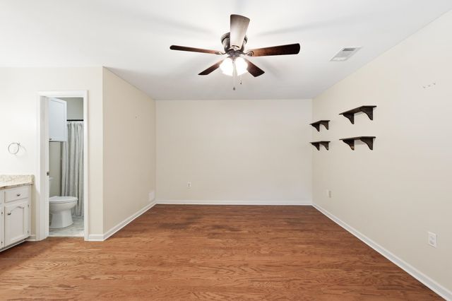 121 Rosedown Dr, Thibodaux, LA 70301