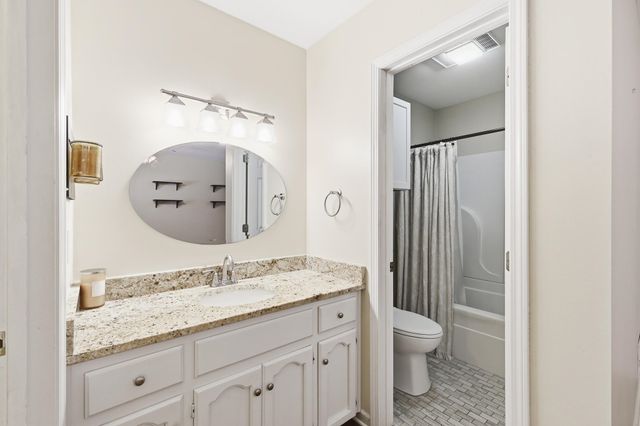 121 Rosedown Dr, Thibodaux, LA 70301