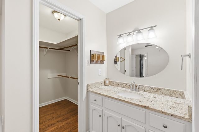 121 Rosedown Dr, Thibodaux, LA 70301