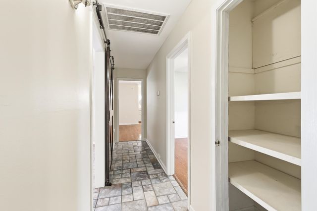 121 Rosedown Dr, Thibodaux, LA 70301