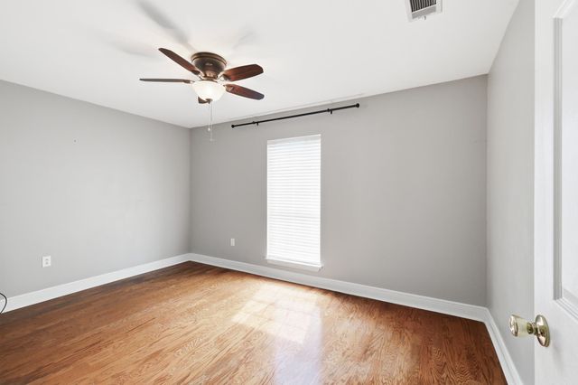 121 Rosedown Dr, Thibodaux, LA 70301